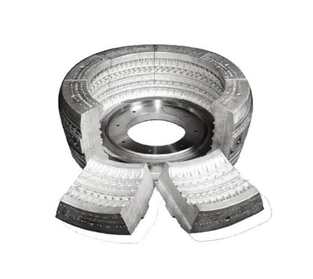 Segmented tire mold