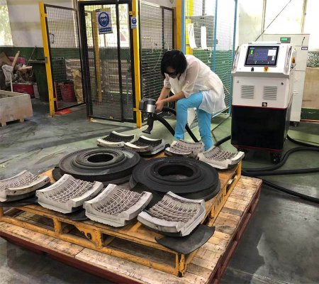 Semi-steel tire mold