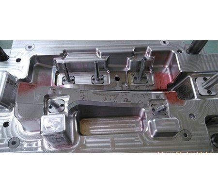 Injection molds for the automotive industry