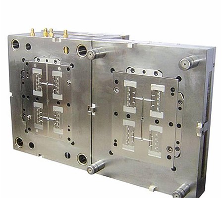 Injection molds for the automotive industry